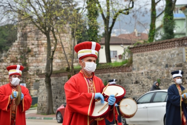 “Korona” gölgesinde fetih yürüyüşü