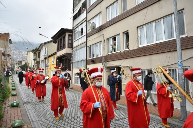 “Korona” gölgesinde fetih yürüyüşü