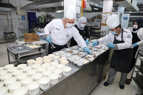 Her gün 2.500 kişiye 2 öğün