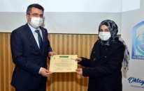 Yazarlık atölyesi mezunlarına sertifika