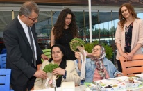 Alzheimer hastaları için Anneler Günü kutlaması