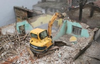 Yıldırım’da metruk bina temizliği sürüyor