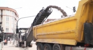 Boş kalan yollara makyaj