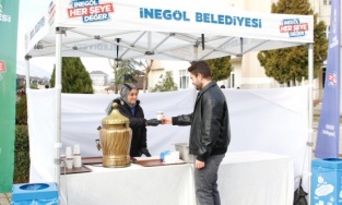 İnegöl Belediyesi’nden öğrencilere ücretsiz çorba ikramı