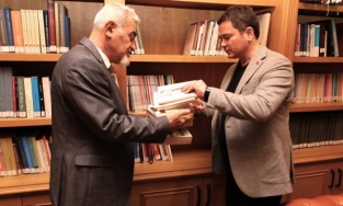 ÇGD Bursa Şubesi Osmangazi’ye Uğur Mumcu kitaplarını bağışladı