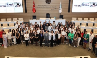 Gençler Nilüfer’de geleceğe hazırlanıyor