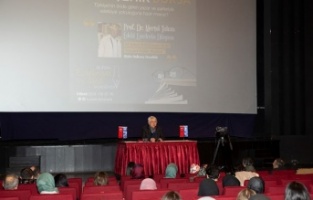 “Kitap yeni tatlara ulaşmakta en değerli araçtır”