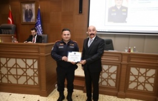 Başarılı personel taltif edildi