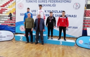 Gençlerden 2 gümüş madalya