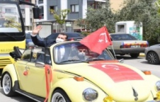 Balıkesir’de çocuklara 23 Nisan sürprizi