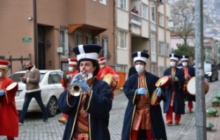 “Korona” gölgesinde fetih yürüyüşü