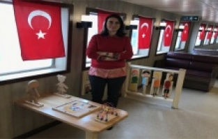 Moda Vapuru’nda çocuklara oyuncaklı alan