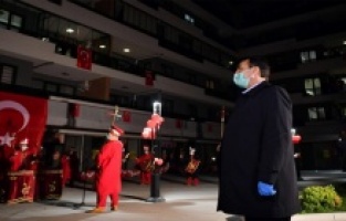 Osmangazi İstiklal Marşı'nda tek yürek oldu