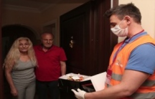 Yıl dönümü pastası Nilüfer ekiplerinden