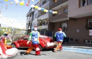 Esenler sokaklarında Ramazan eğlencesi