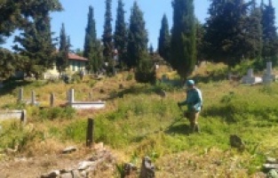 Manisa mezarlıklarında bayram hazırlığı