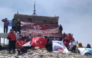 Doğa tutkunlarından 15 Temmuz zirvesi