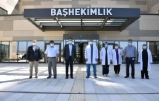 Sağlık çalışanlarına aşureler Osmangazi’den