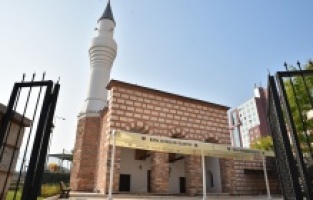 600 yıllık Kefensüzen Camii küllerinden doğdu