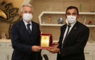 Anavatan Partisi’nden Turgay Erdem’e teşekkür plaketi