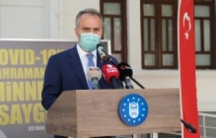 Covid-19 kahramanlarına teşekkür sergisi