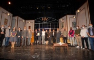 ‘Bir adam yaratmak’ sahnede