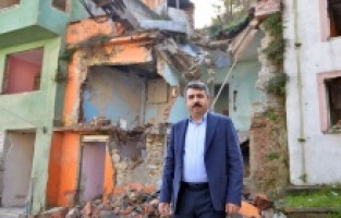 Mollaarap’ta kamulaştırılan binalar yıkılıyor