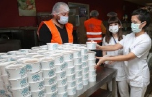 Nilüfer Belediyesi’nden sağlık çalışanlarına aşure