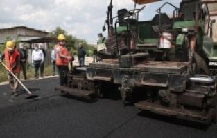 Nilüfer’de asfalt çalışmaları aralıksız sürüyor