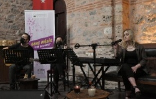 Aynur Demir kulakların pasını sildi