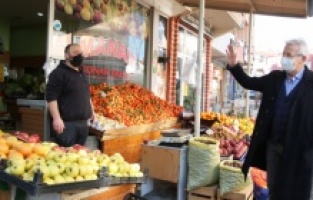 Başkan Erdem’den esnafa moral ziyareti