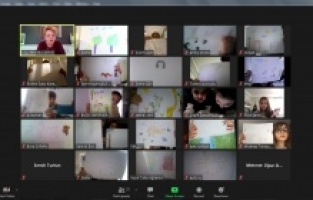 Dinledikleri şarkıyı resimle ifade ettiler