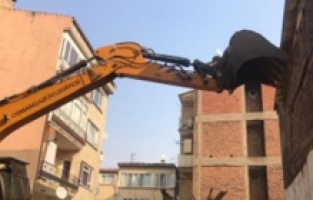Osmangazi’de metruk bina temizliği