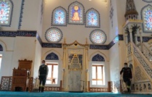 Ankara: Keçiören’deki ibadethaneler gül kokuyor