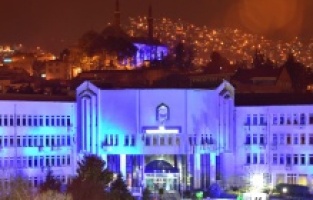 Bursa Yıldırım’da otizme mavi ışık