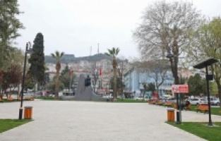 Mudanya’daki parklar güneş enerjisiyle aydınlatılıyor