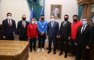 Bursa'da Avrupa üçüncüsü Ergen’den Başkan Aktaş’a ziyaret