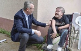 Başkan Özkan’dan Babalar Günü için en özel kutlama