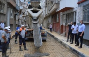 Gemlik Balıkpazarı yolları yenileniyor