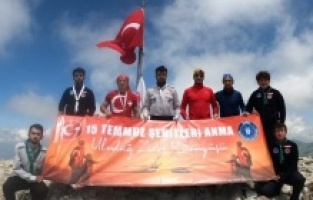 Bursa: Ay yıldızlı bayrak zirvedeki yerini aldı