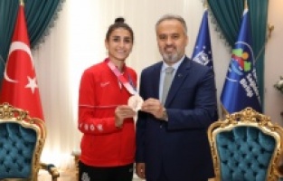 Bursa: Olimpiyatlarda tarih yazan İlgün’e coşkulu karşılama