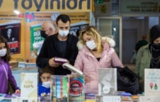 350 bin okur kitapla buluştu