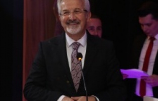 Başkan Erdem’e “Vizyoner Başkan” ödülü