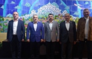 Uyumayan kütüphaneye ziyaretçi akını