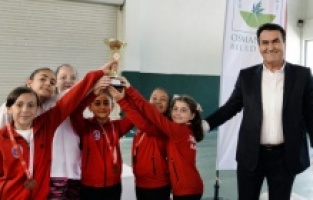 Satranç tutkunları ödüllerine kavuştu