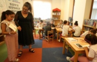 Nilüferli çocuklar hayallerindeki dünyayı ağaca sığdırdılar