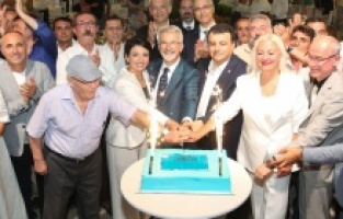 Nilüfer ailesi 36. yaşını kutladı