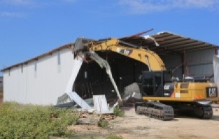 Büyükbalıklı’da 2 kaçak yapı daha yıkıldı