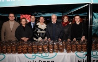 Başkan Şadi Özdemir’den kandil simidi ikramı