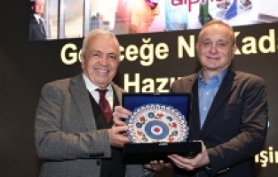 Alphan Manas ile “Geleceğe Ne Kadar Hazırız?”